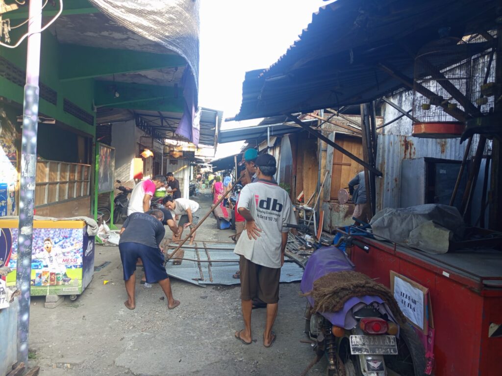 Kerja Bakti Kelurahan Dandangan