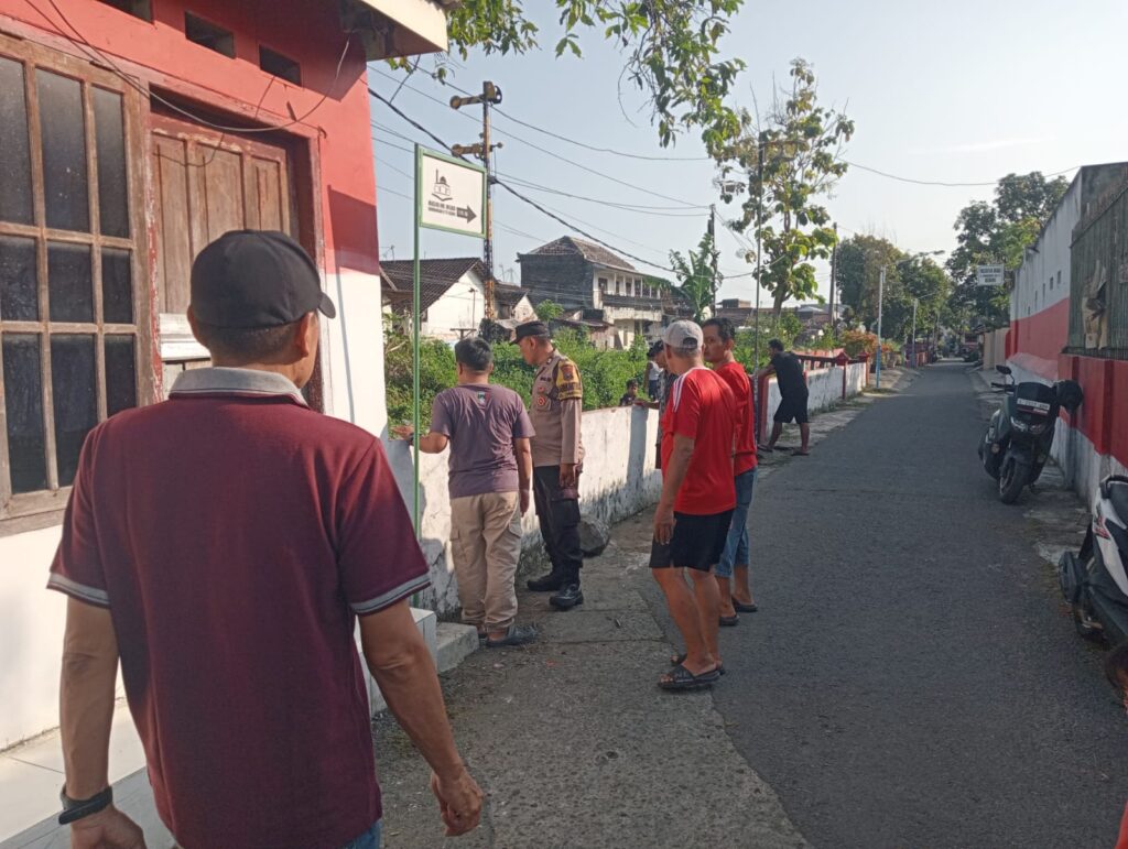 Kerja Bakti Kelurahan Dandangan