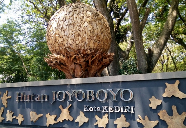 hutan joyoboyo kediri